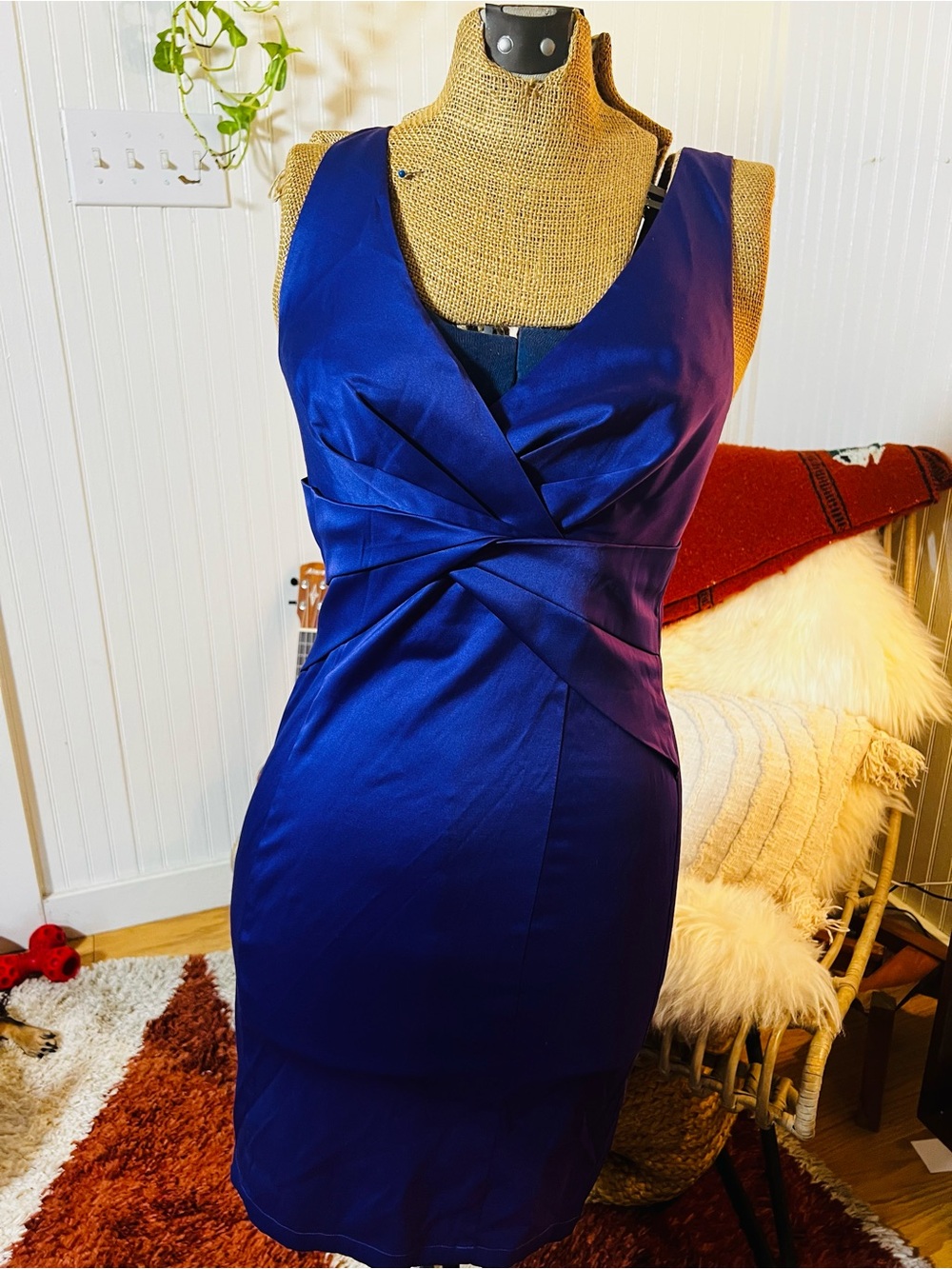 VTG Classic Sleeveless Wrap-Effect Sheath Dress in Purple